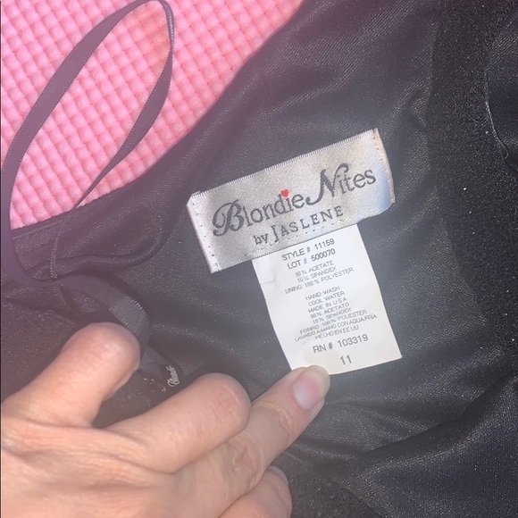 Long one shoulder dress - Picture 3 of 3